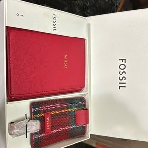 New in box Fossil Travel kit. Sofia Passport set. Red passport holder + Tag